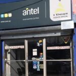Cortina con Motor tubular, elevacion a manivela en caso de corte de luz.